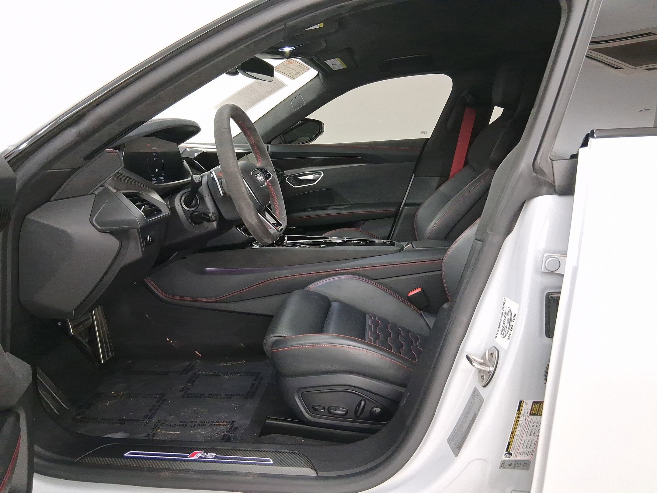 Used 2022 Audi RS e-tron GT quattro w/ Year 1 Package image 5