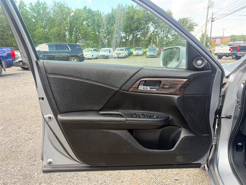 Used 2016 Honda Accord EX-L image 12