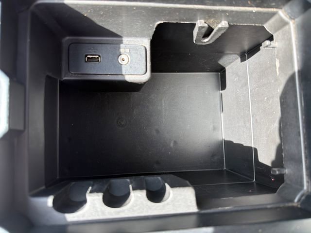 Used 2013 Ford Expedition Limited image 25