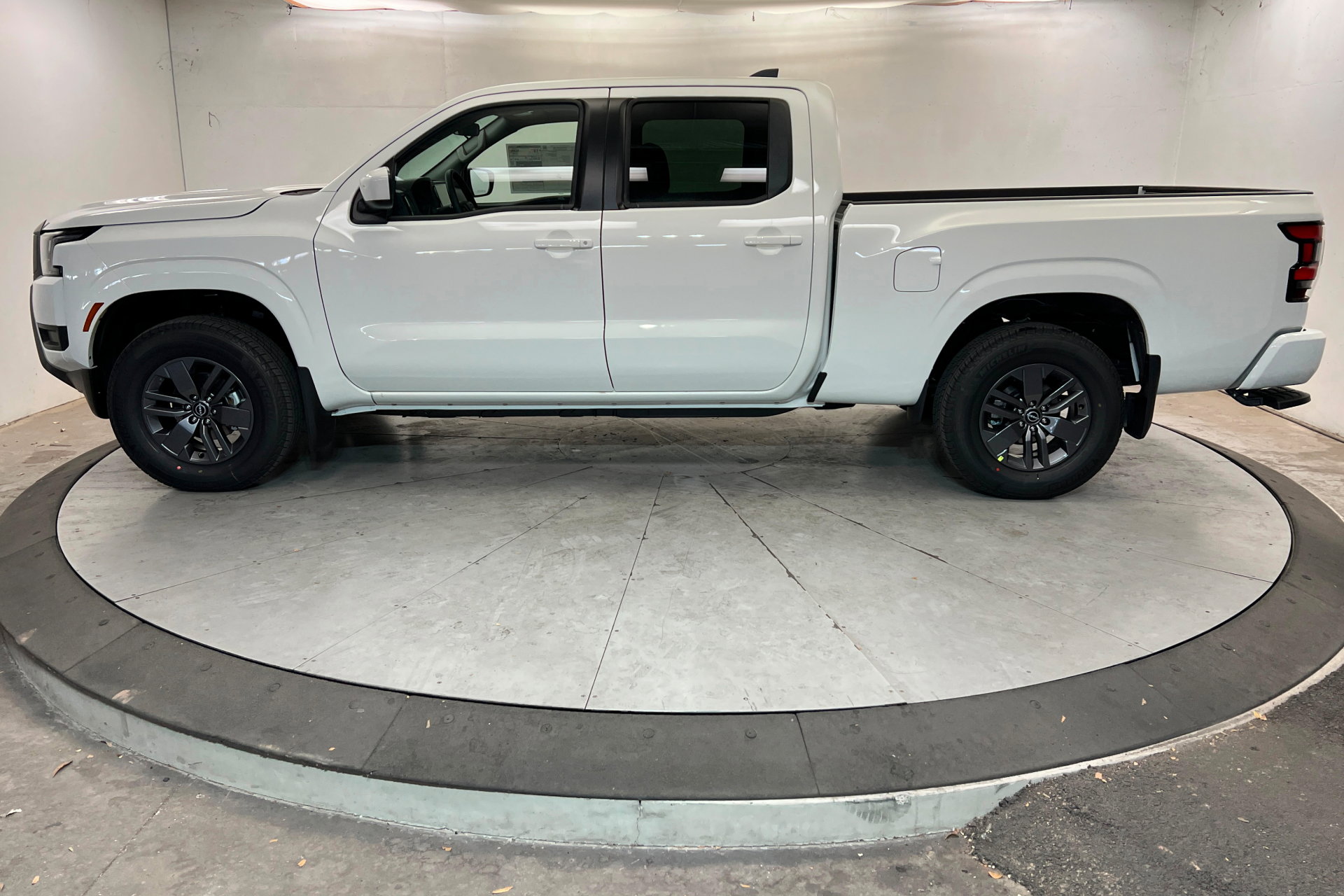 New 2026 Nissan Frontier SV w/ Tow Package image 2