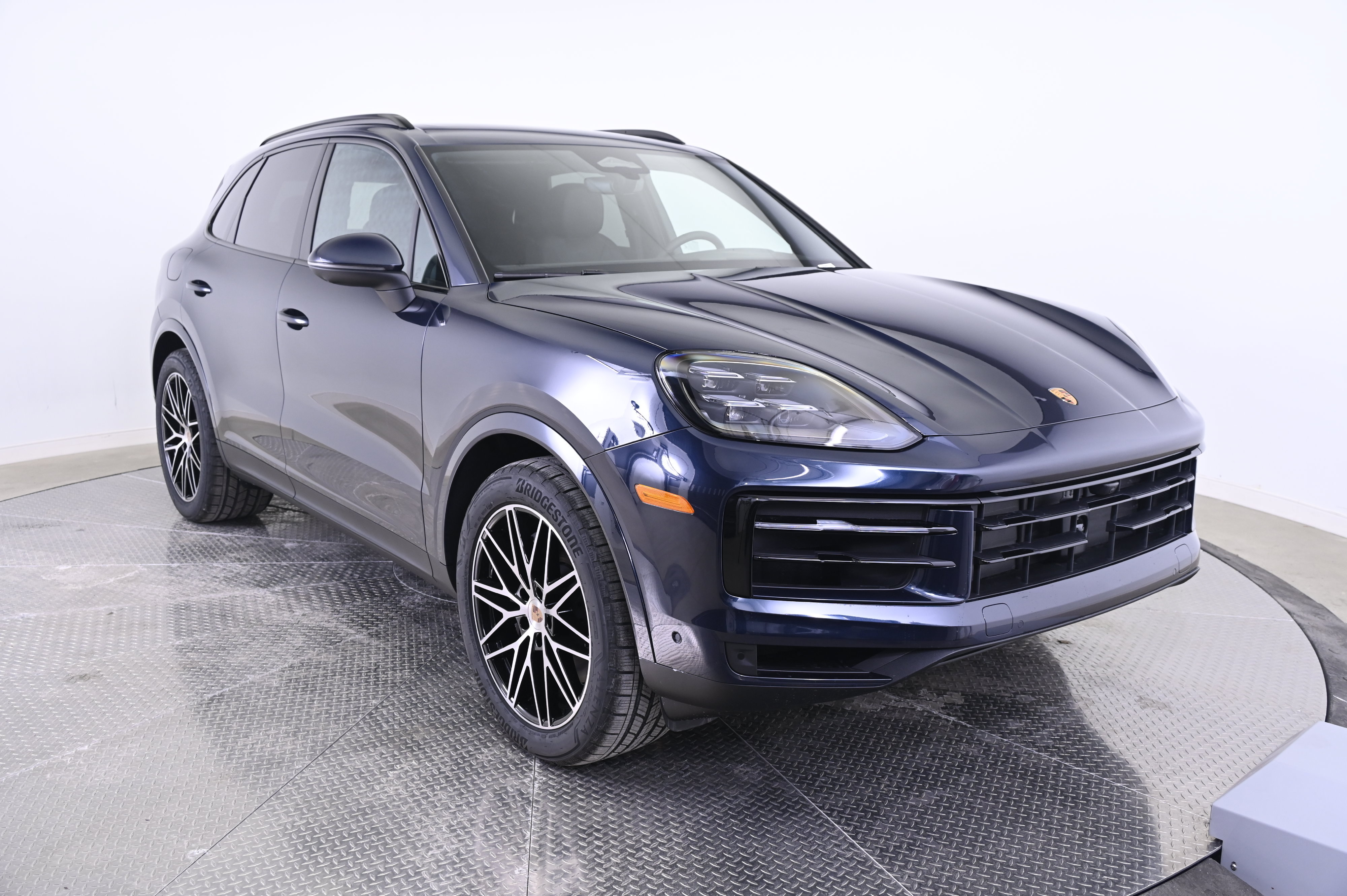Certified 2026 Porsche Cayenne AWD/4WD image 9