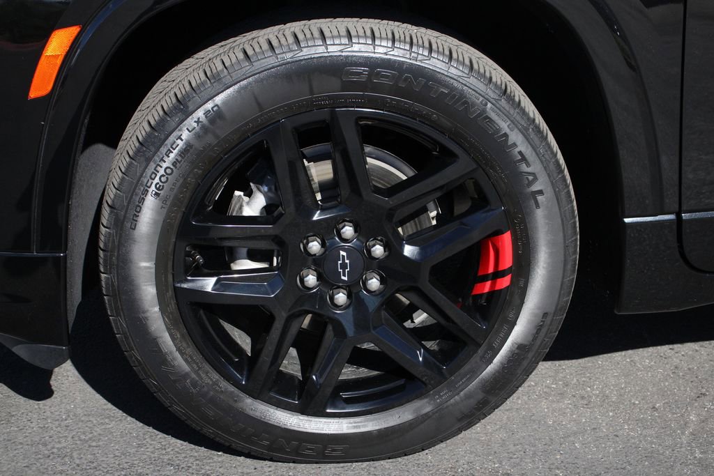 Used 2023 Chevrolet Traverse Premier w/ Redline Edition FWD image 14