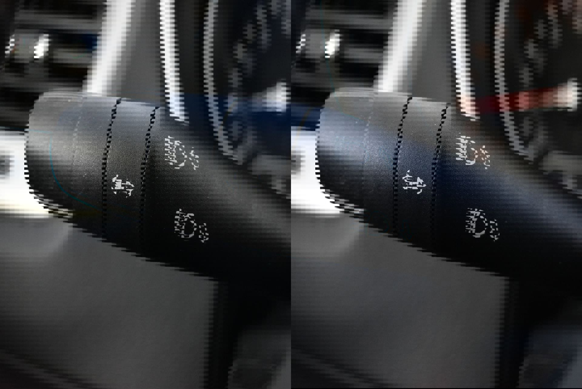 Used 2018 Jeep Compass Latitude w/ Cold Weather Group image 20