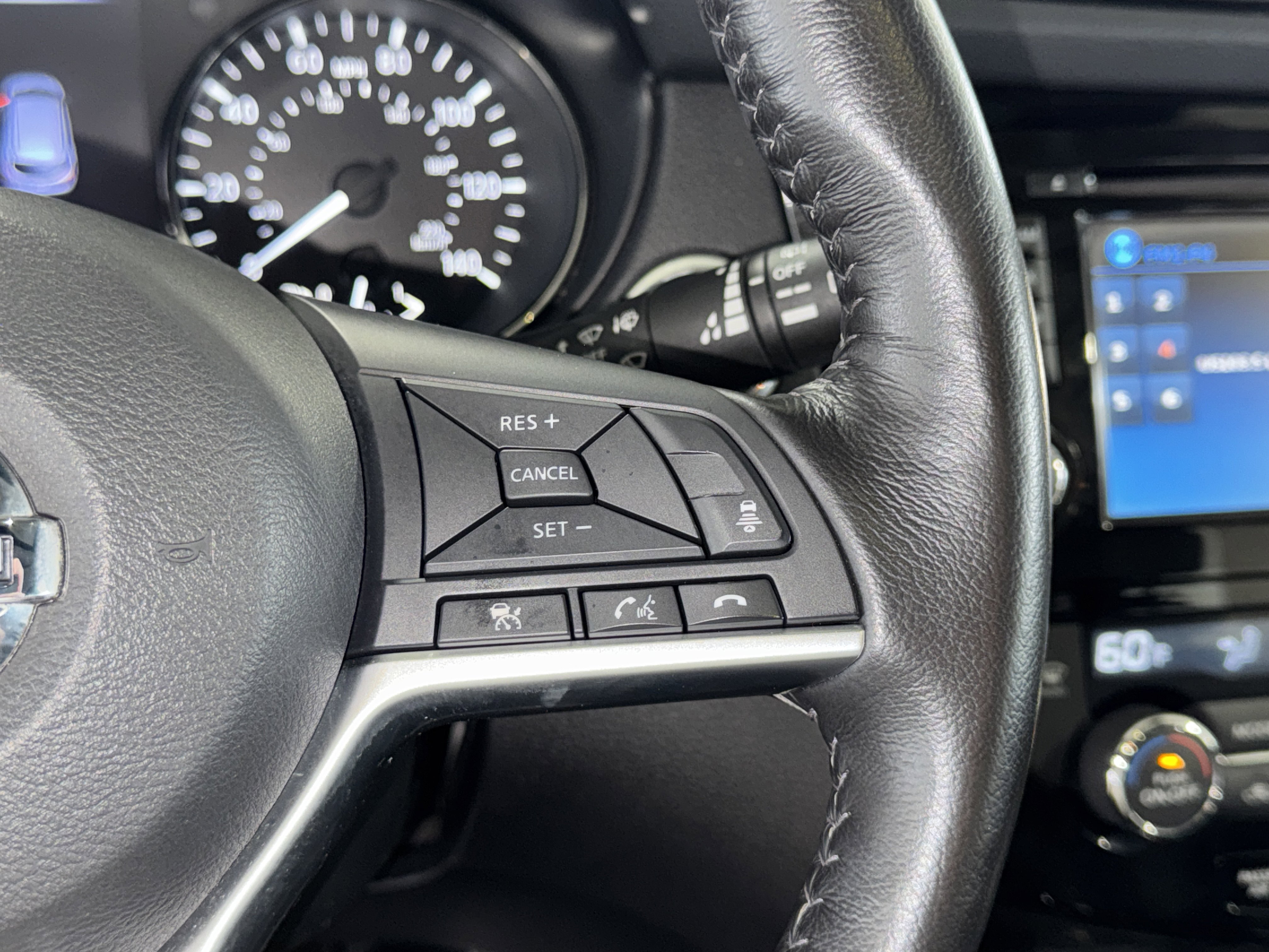 Used 2017 Nissan Rogue Sport SL w/ SL Premium Package FWD image 22