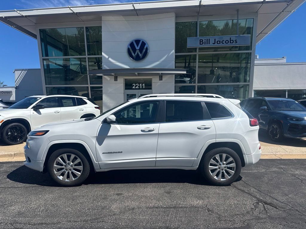 Used 2018 Jeep Cherokee Overland AWD/4WD image 3