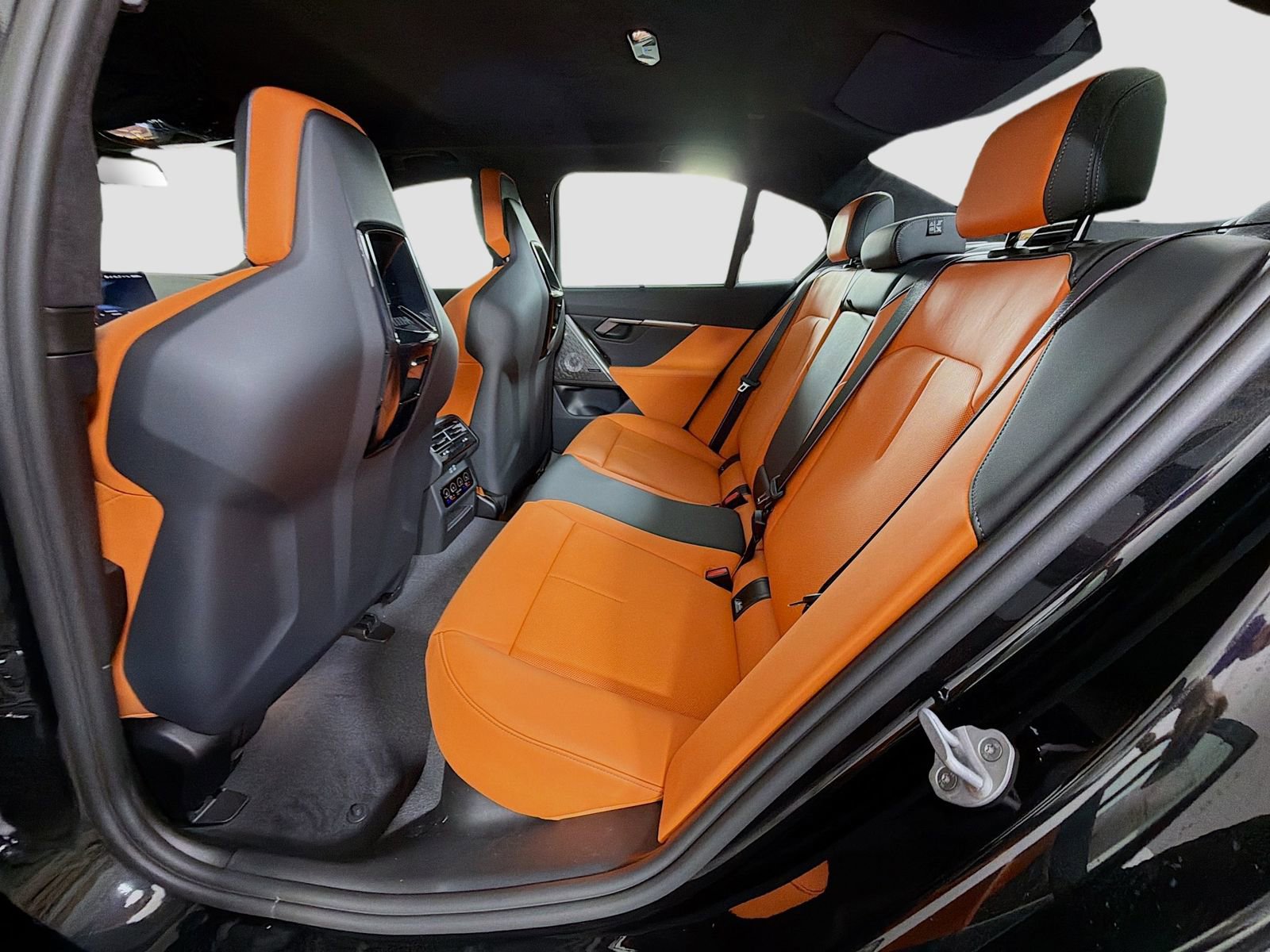 New 2026 BMW M5 w/ Carbon Package AWD/4WD image 24