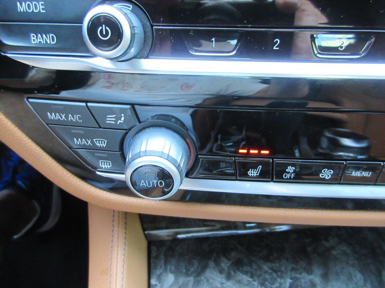Used 2023 BMW 540i w/ M Sport Package w/ M Sport Package RWD image 9