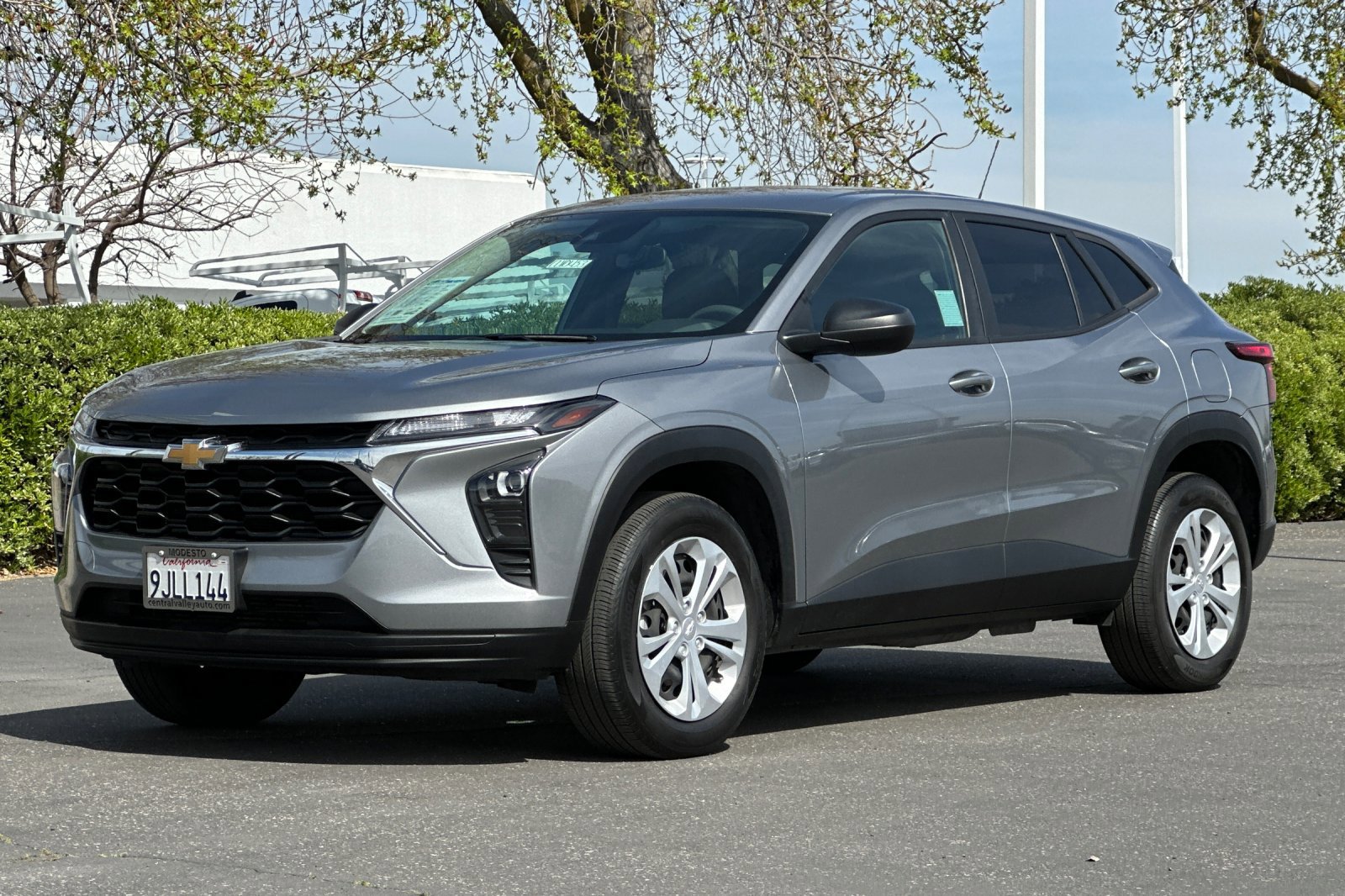 Used 2024 Chevrolet Trax LS w/ Driver Confidence Package image 8