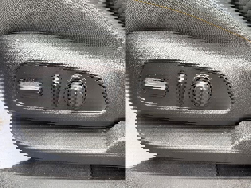 Used 2021 Chevrolet Equinox LT image 14