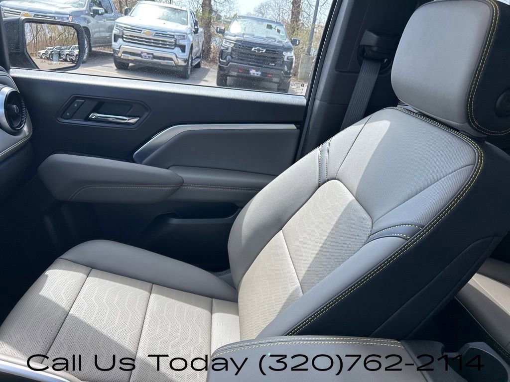 Certified 2025 Chevrolet Colorado ZR2 w/ Technology Package AWD/4WD image 31