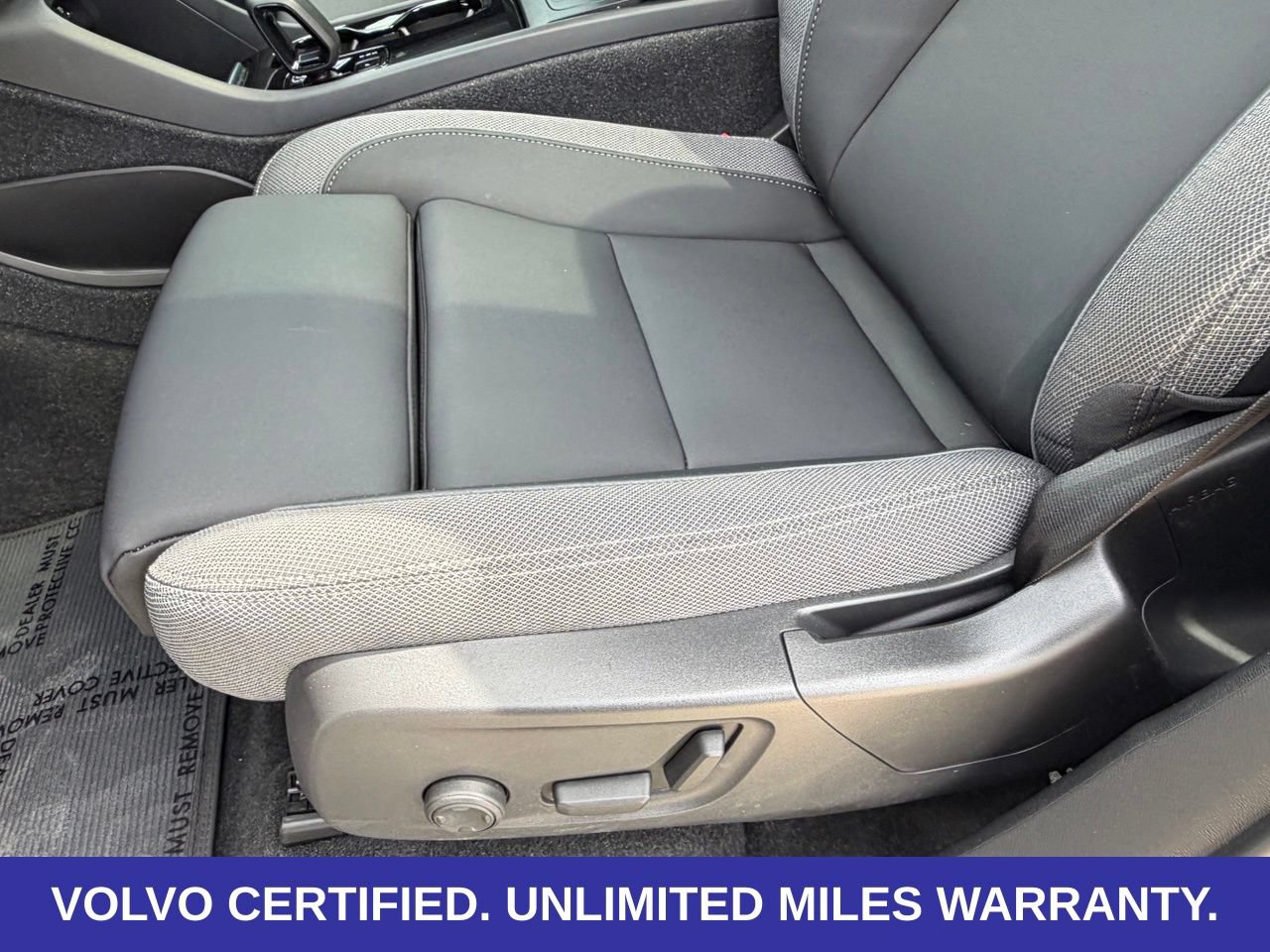 Certified 2023 Volvo C40 Recharge Core AWD/4WD image 29