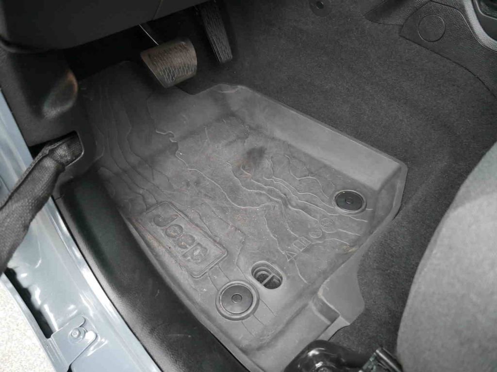 Used 2024 Jeep Wrangler Unlimited image 29