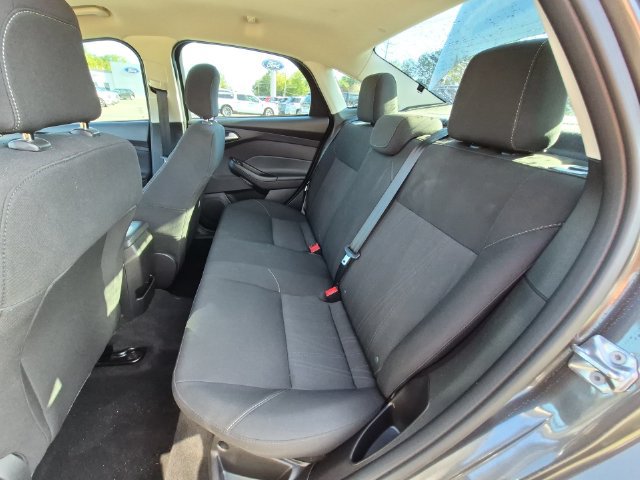 Used 2018 Ford Focus SE FWD image 29