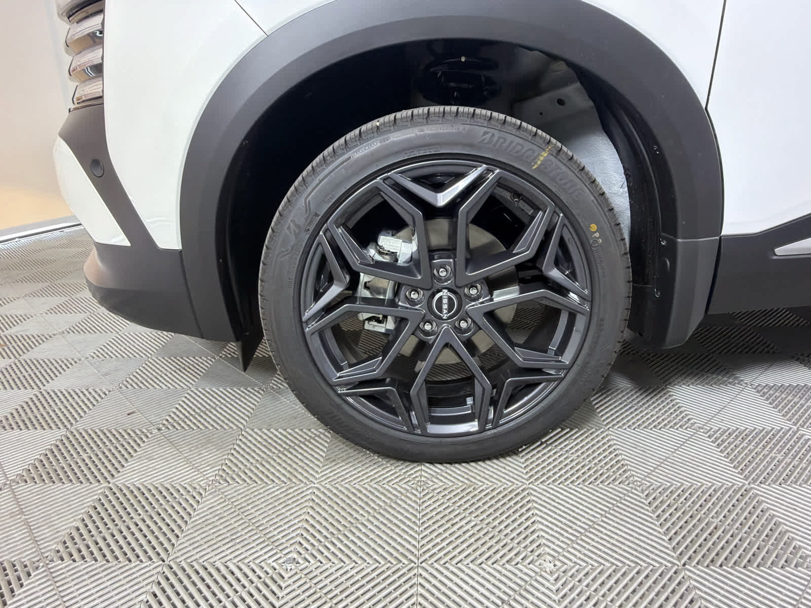 New 2026 Nissan Kicks SR FWD image 10