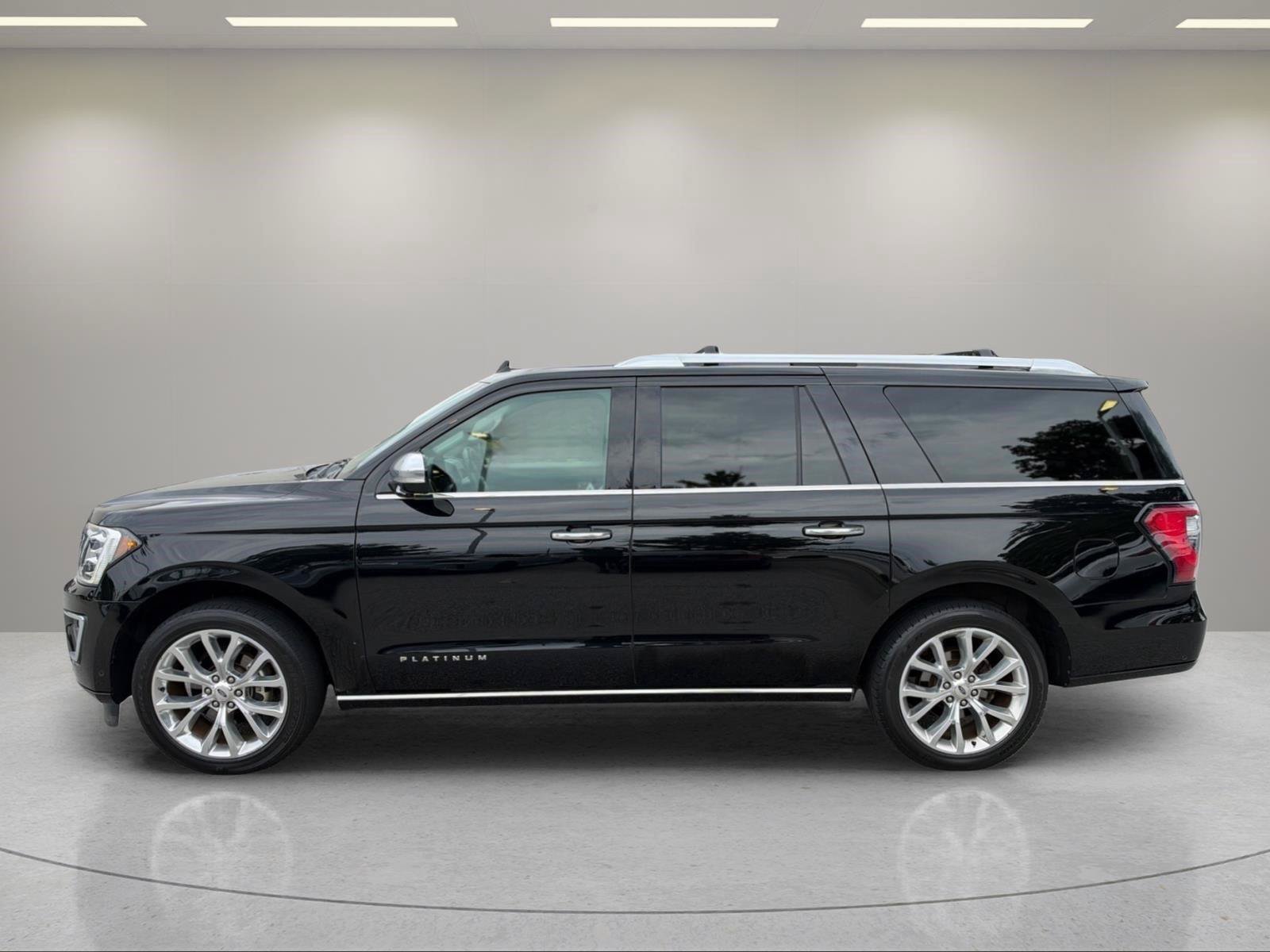 Used 2018 Ford Expedition Max Platinum AWD/4WD image 2