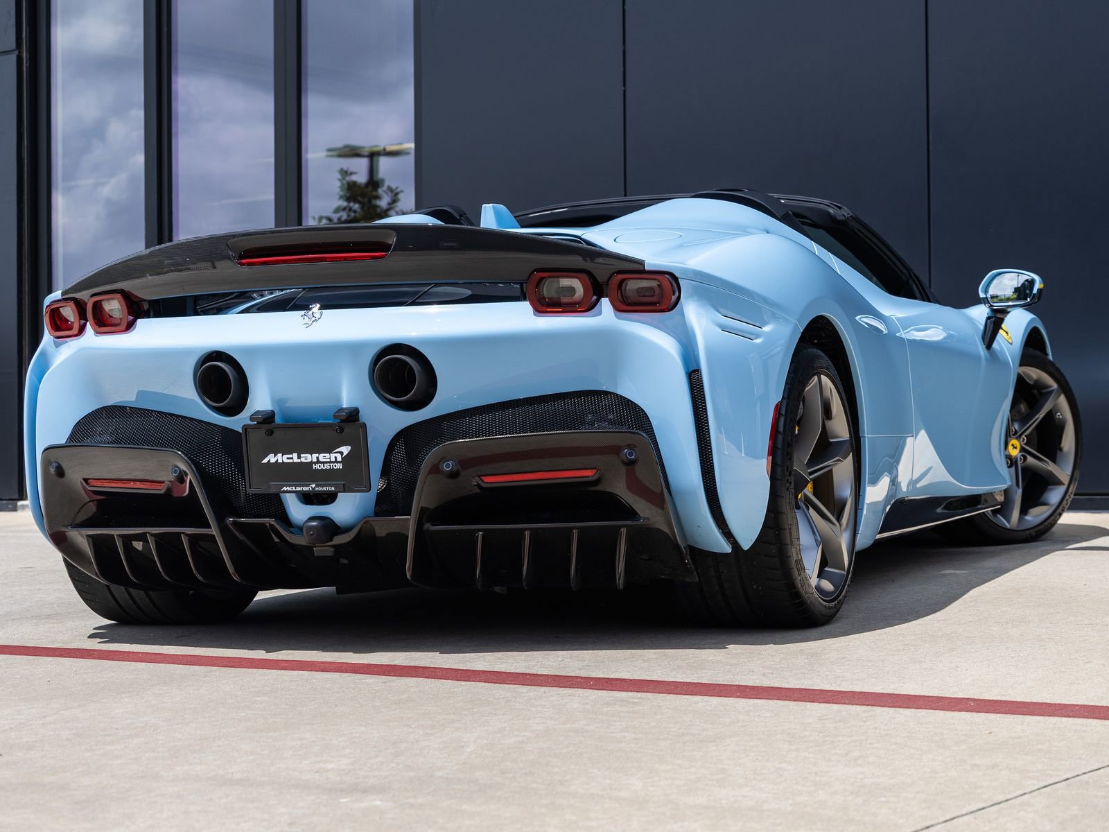 Used 2024 Ferrari SF90 Spider image 8