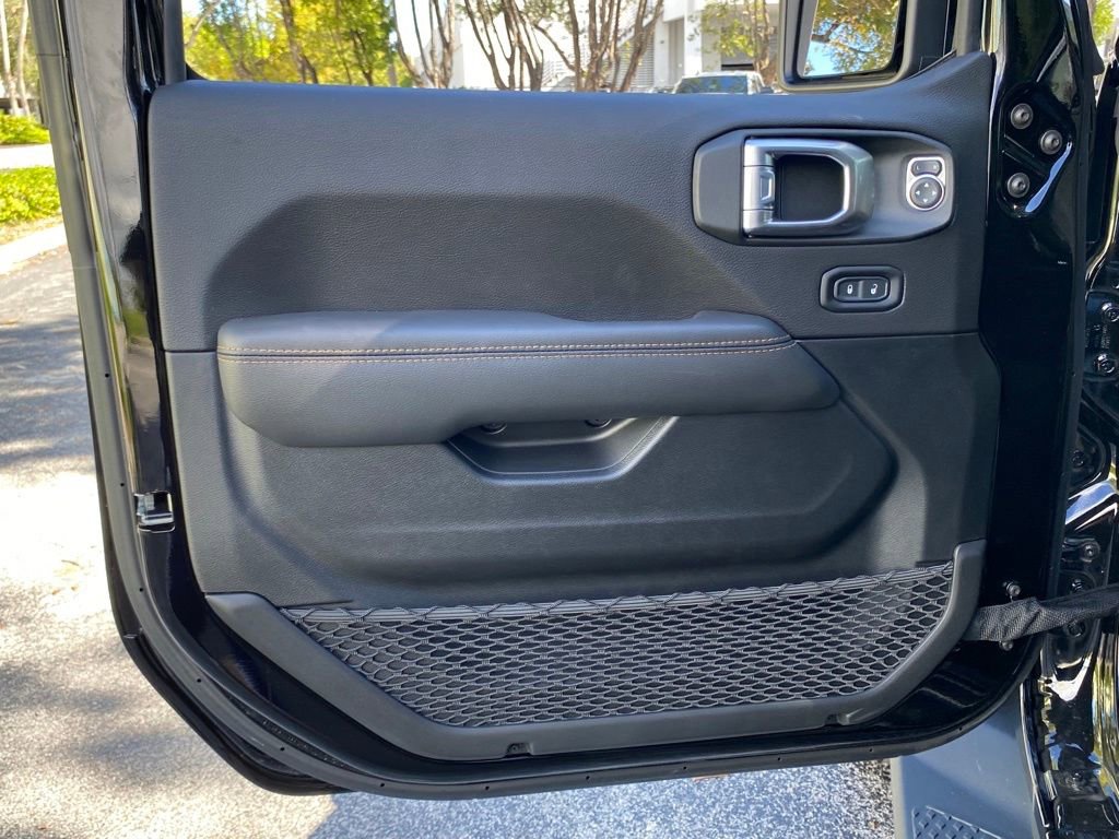 Used 2022 Jeep Gladiator Overland image 32