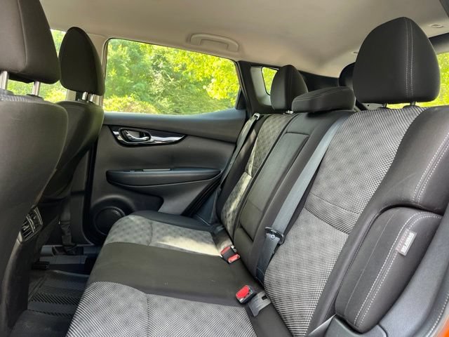 Used 2020 Nissan Rogue Sport SV FWD image 17