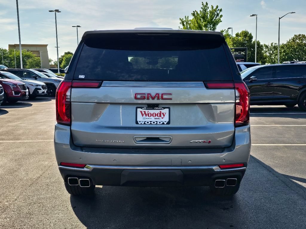 Certified 2025 GMC Yukon AT4 w/ AT4 Premium Package AWD/4WD image 9