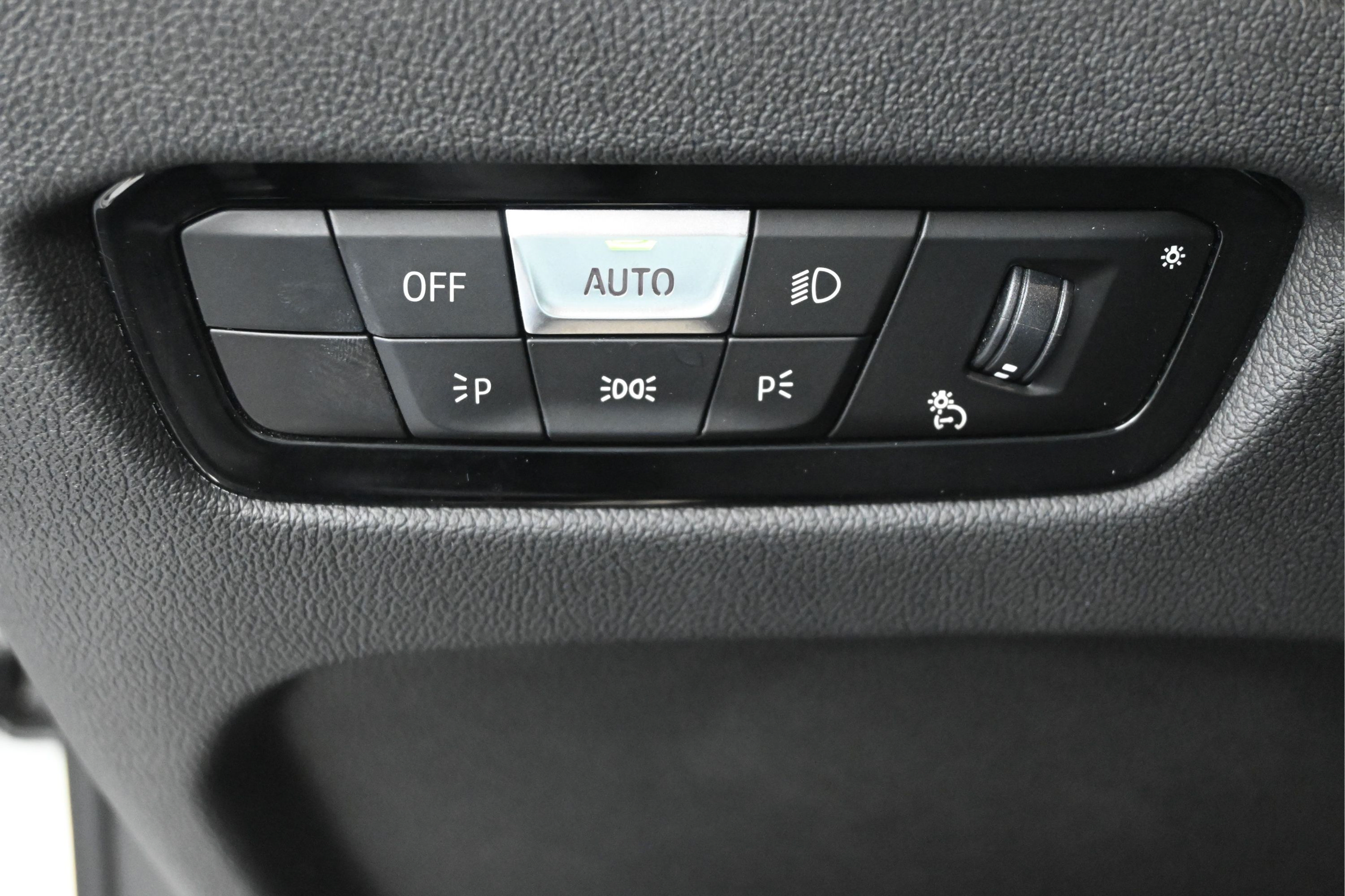 Used 2024 BMW 330e xDrive AWD/4WD image 21