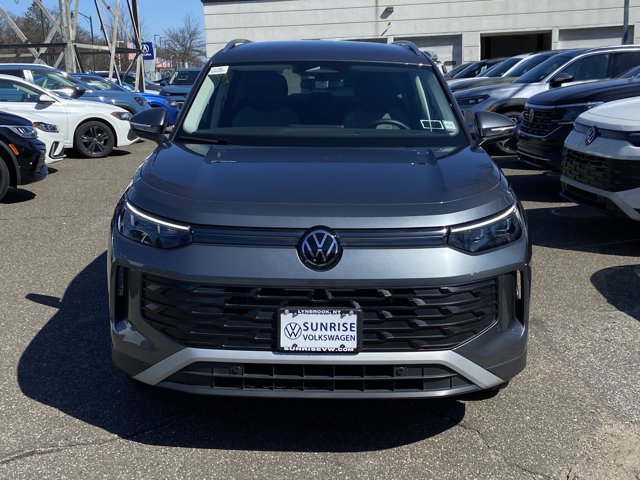 Used 2025 Volkswagen Tiguan S AWD/4WD image 2