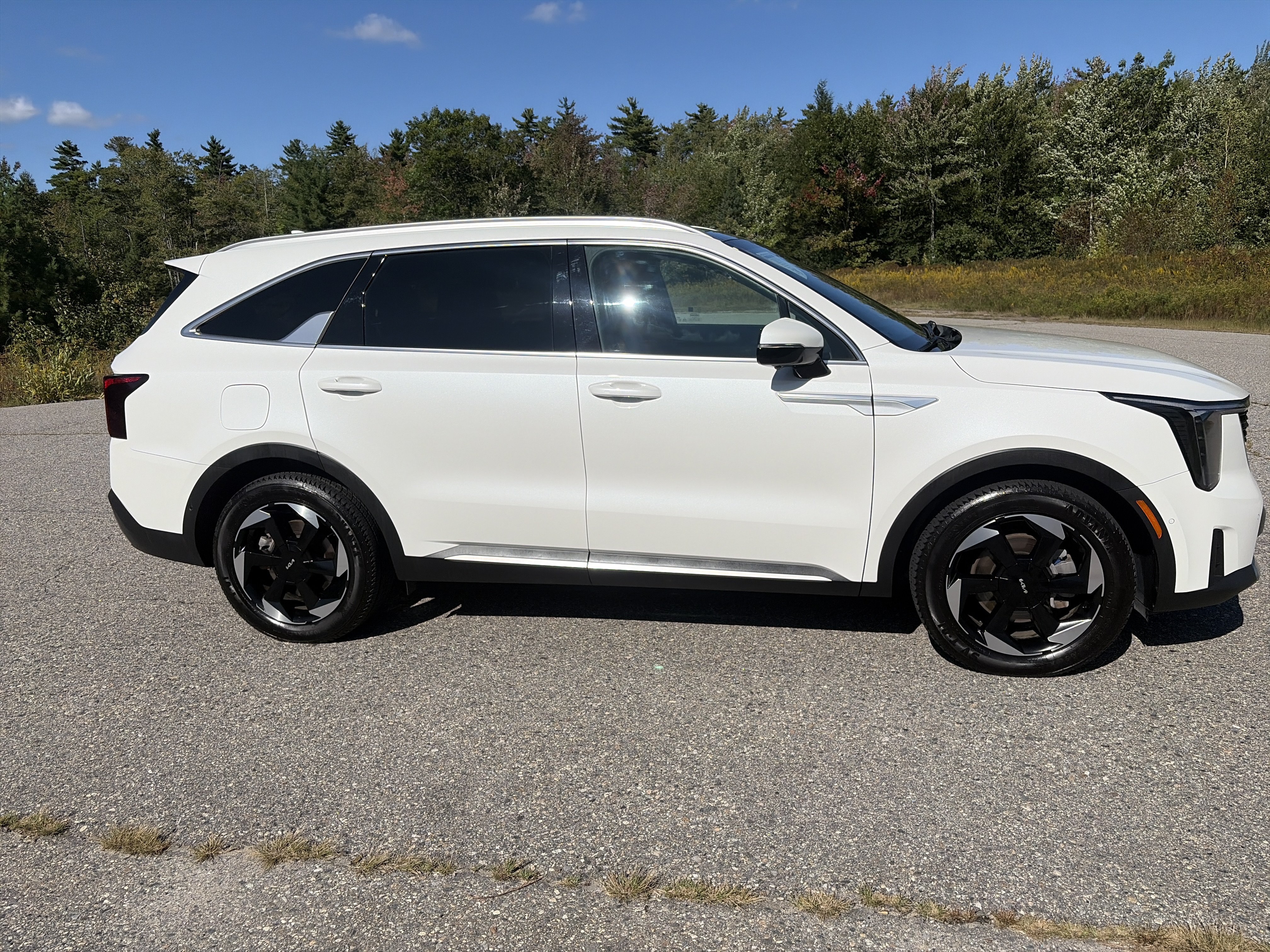 Certified 2025 Kia Sorento SX Prestige AWD/4WD image 4