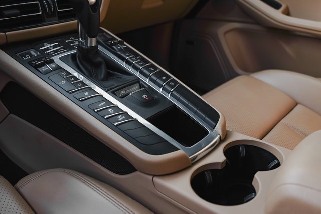 Used 2021 Porsche Macan image 21