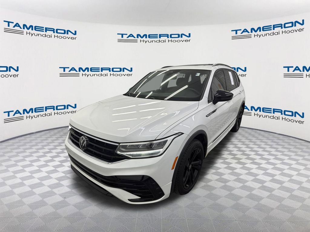 Used 2024 Volkswagen Tiguan SE R-Line FWD image 1