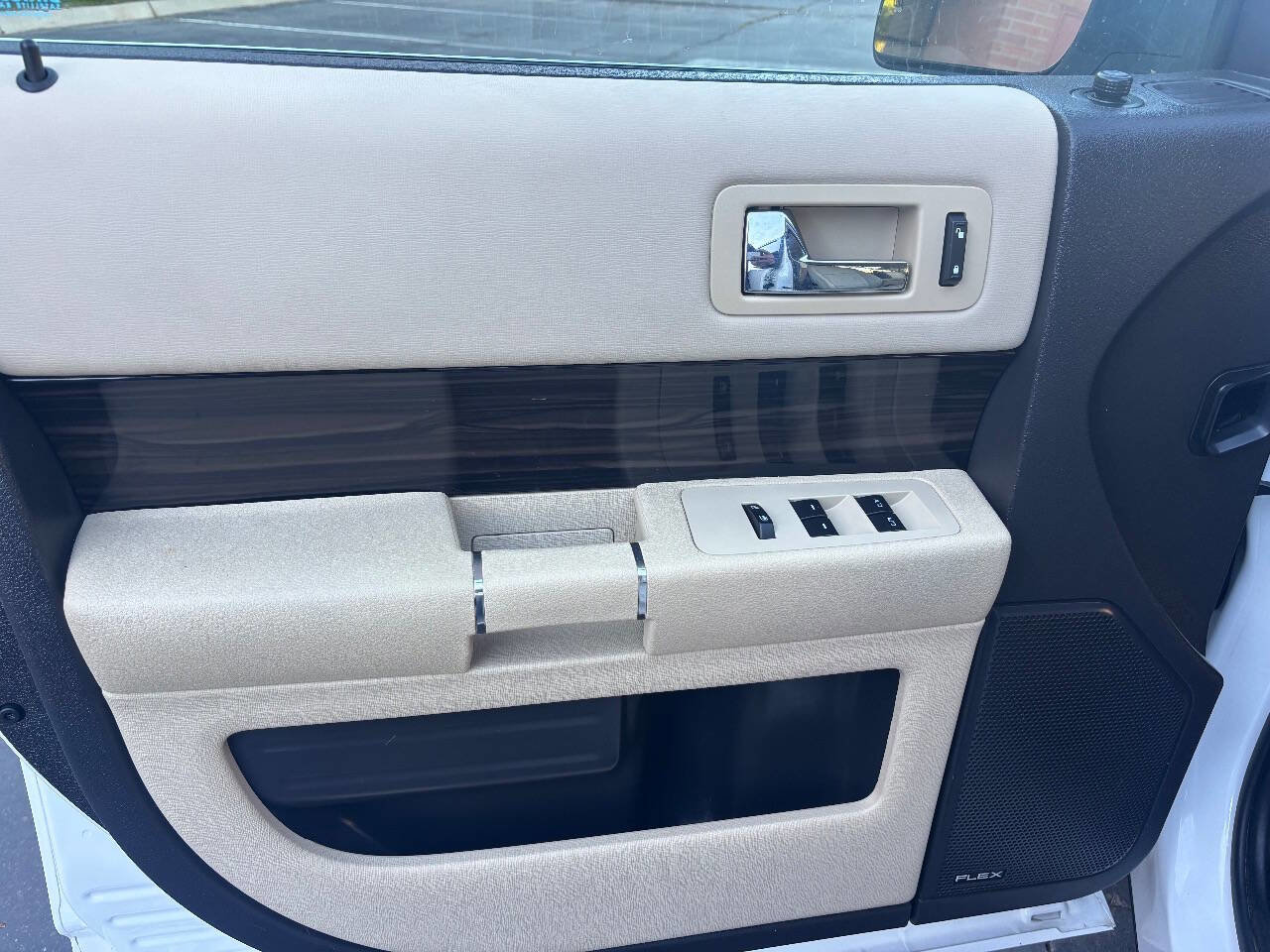 Used 2015 Ford Flex SEL image 22