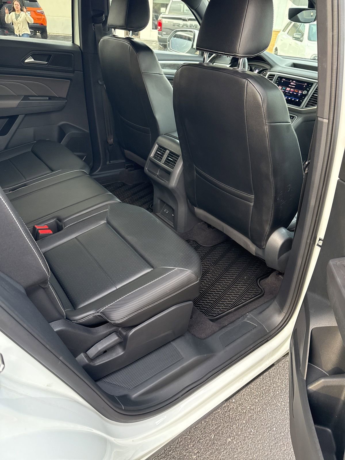 Used 2021 Volkswagen Atlas Cross Sport SE image 28