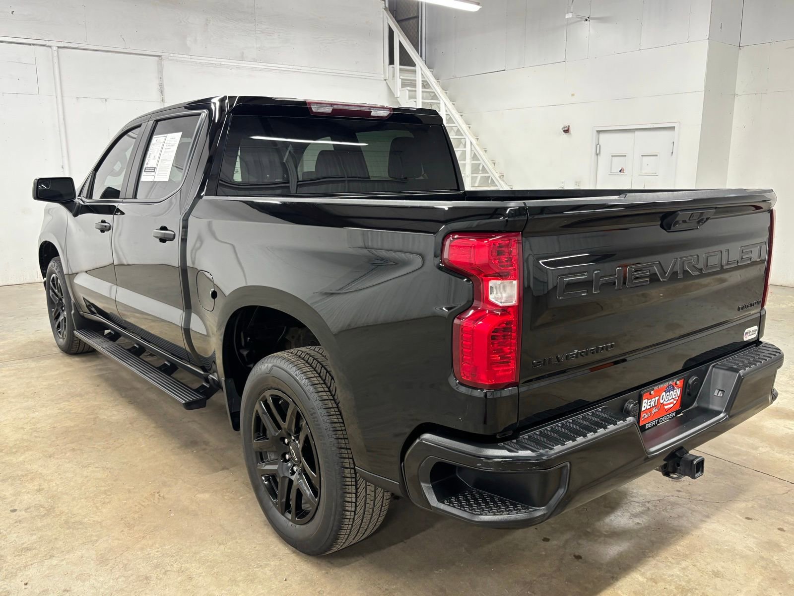 Used 2023 Chevrolet Silverado 1500 Custom w/ LPO, Dark Essentials Package RWD image 5