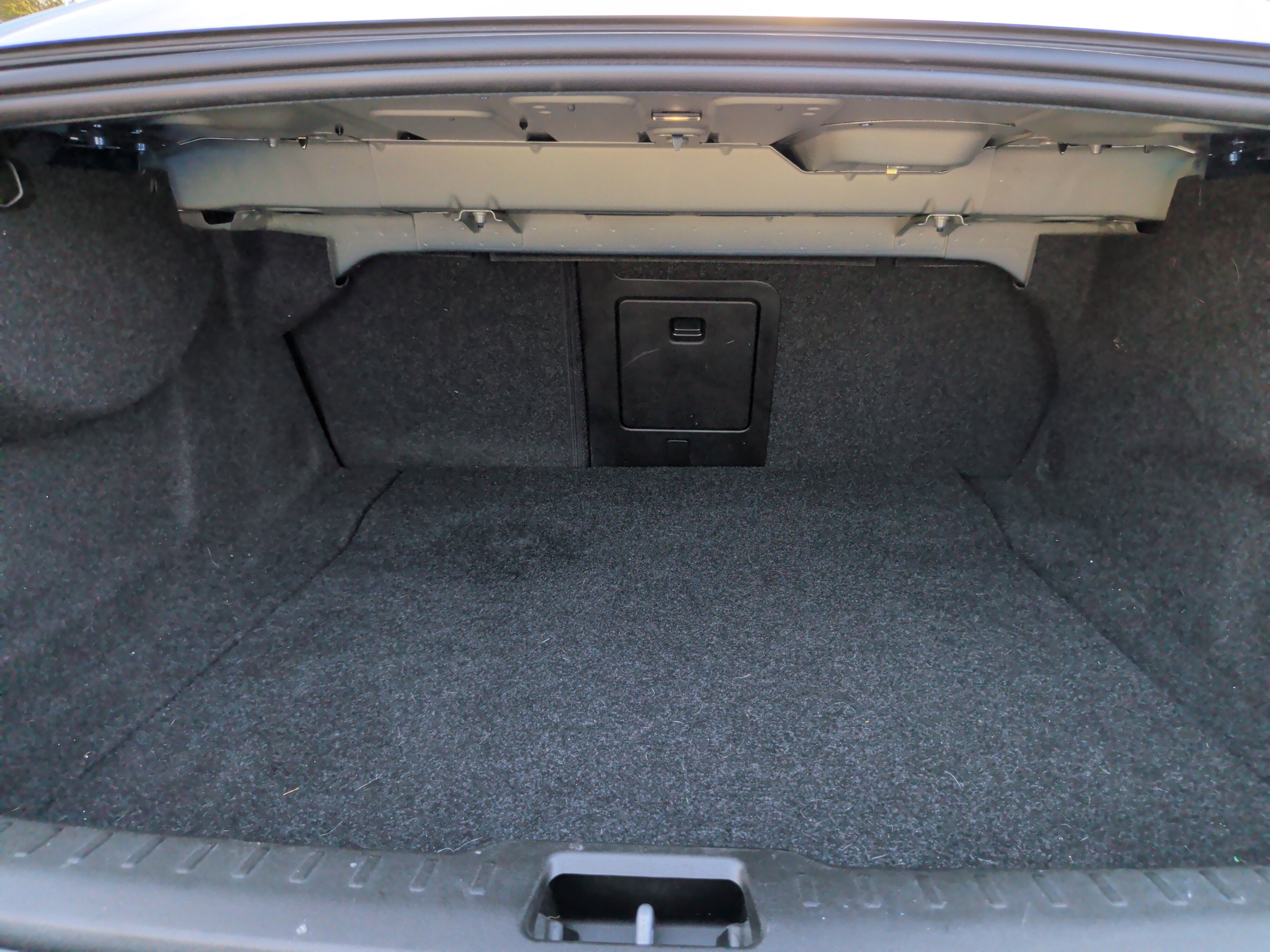 Used 2021 Volvo S60 T5 R-Design image 39