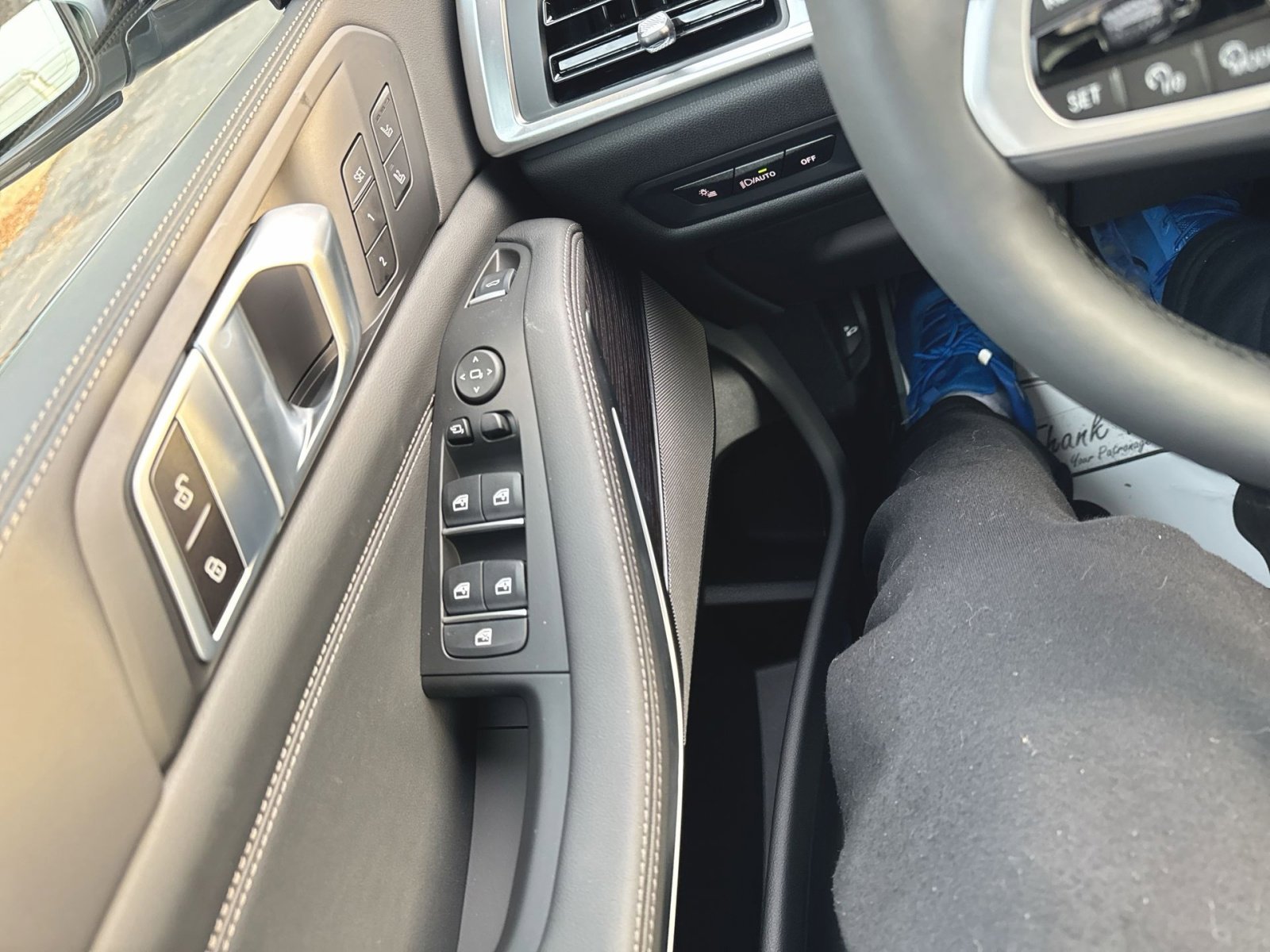 New 2026 BMW X5 xDrive40i w/ M Sport Package image 9