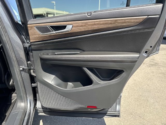 Certified 2024 Volkswagen Atlas SEL AWD/4WD image 32