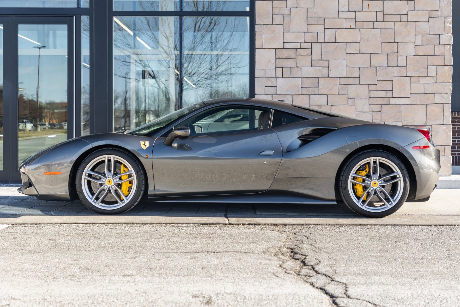 Used 2017 Ferrari 488 GTB image 6