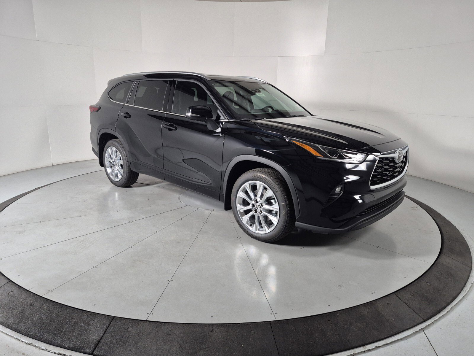 New 2026 Toyota Highlander Limited image 7