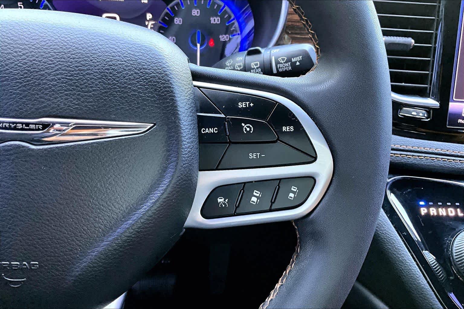 Used 2022 Chrysler Pacifica Pinnacle AWD/4WD image 23