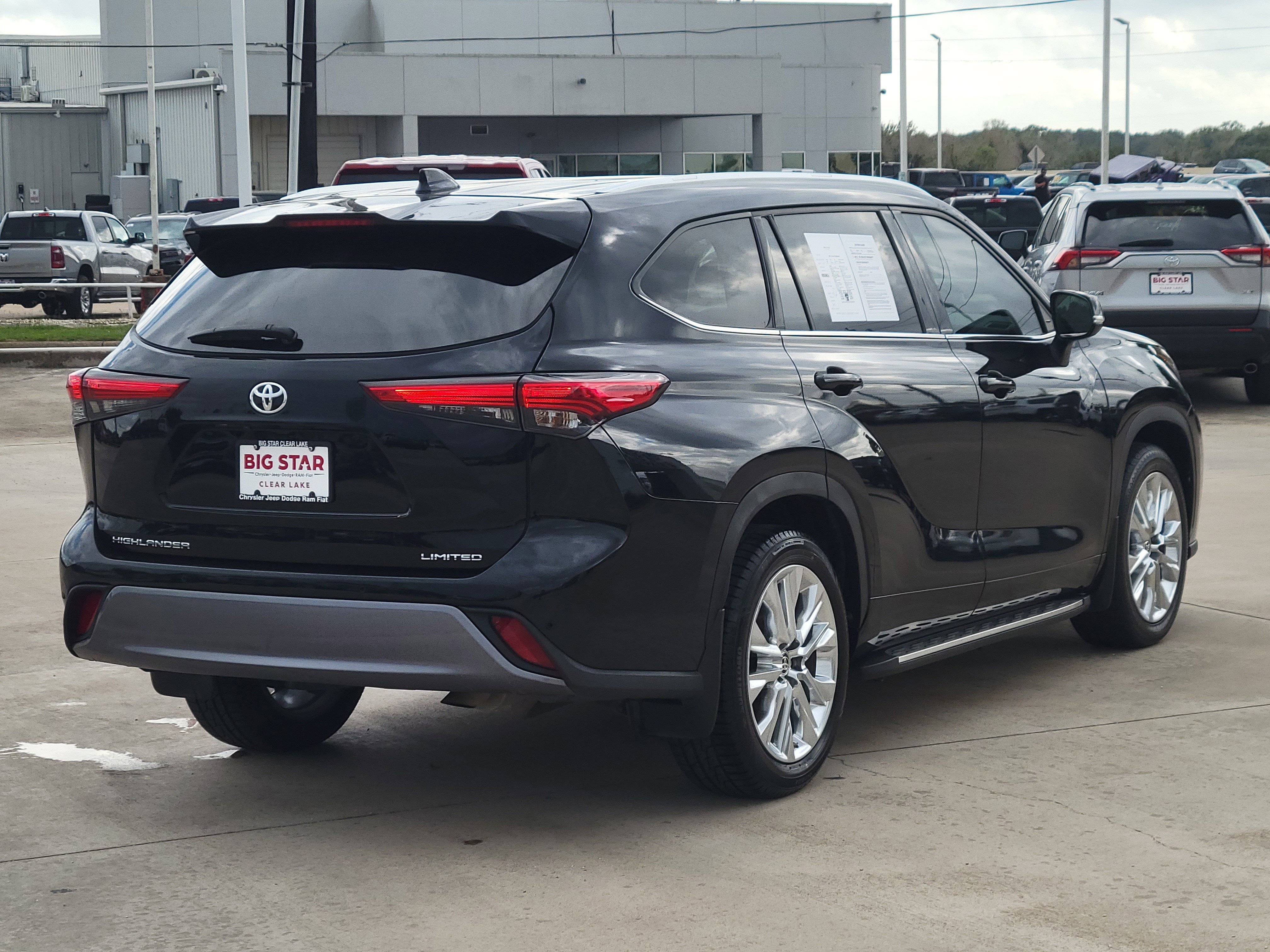 Used 2023 Toyota Highlander Limited image 5