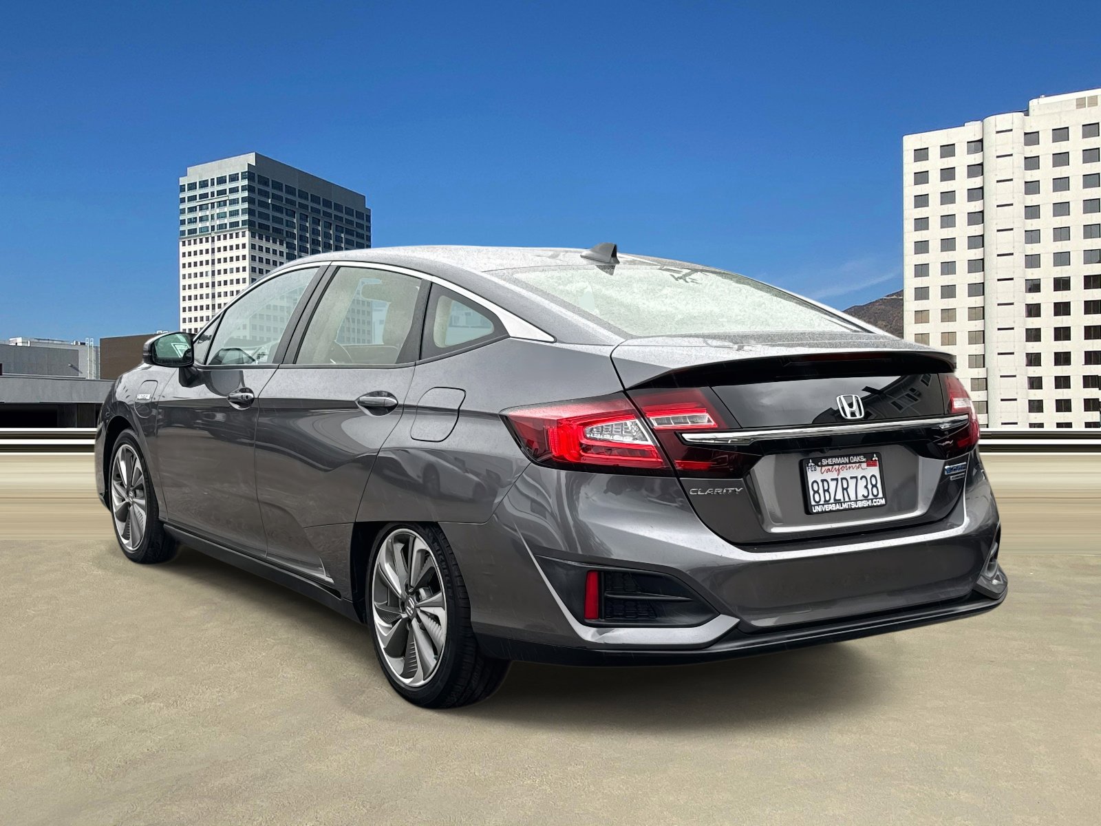 Used 2018 Honda Clarity Touring image 3