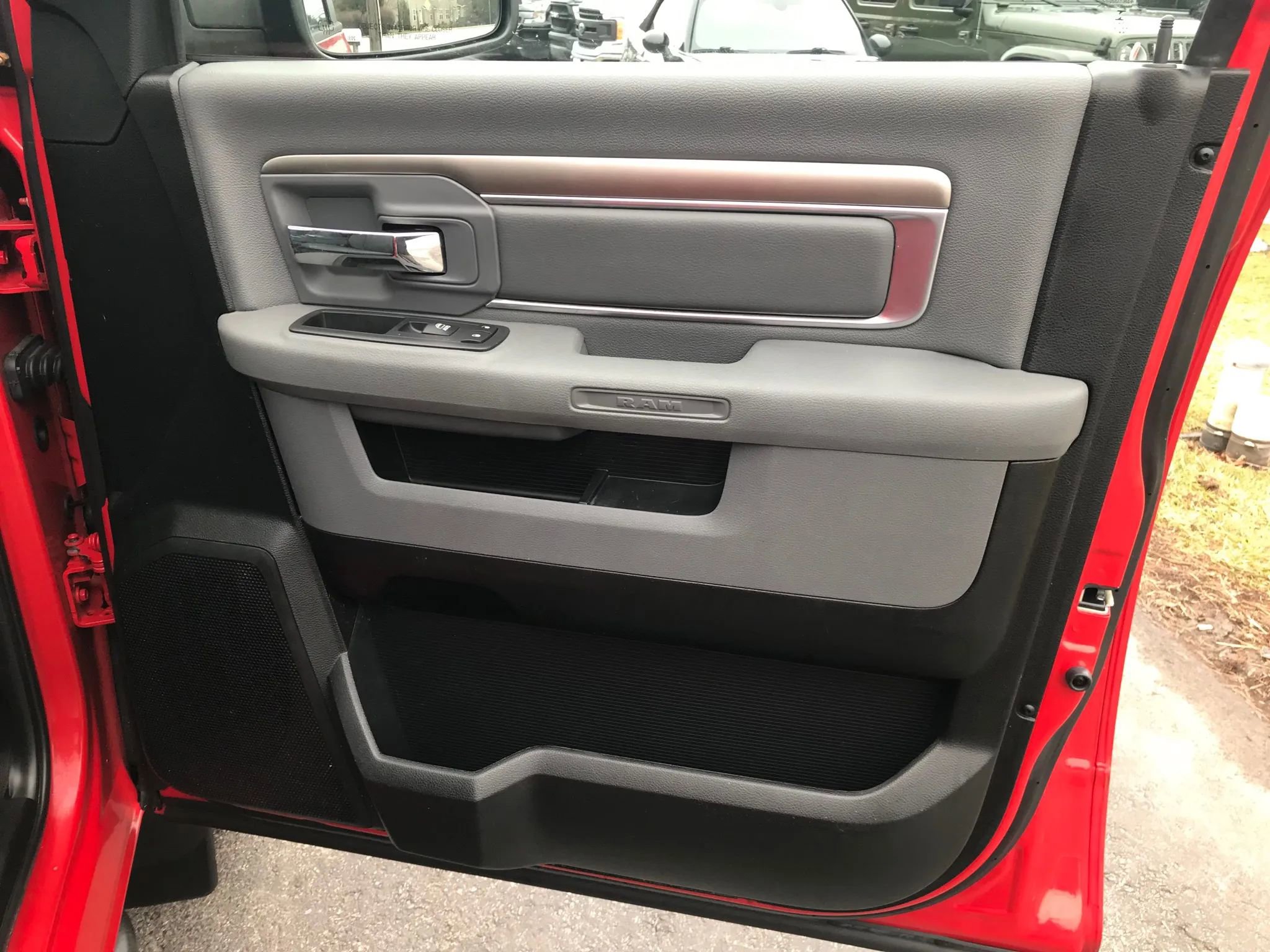 Used 2017 RAM 1500 Classic SLT image 43