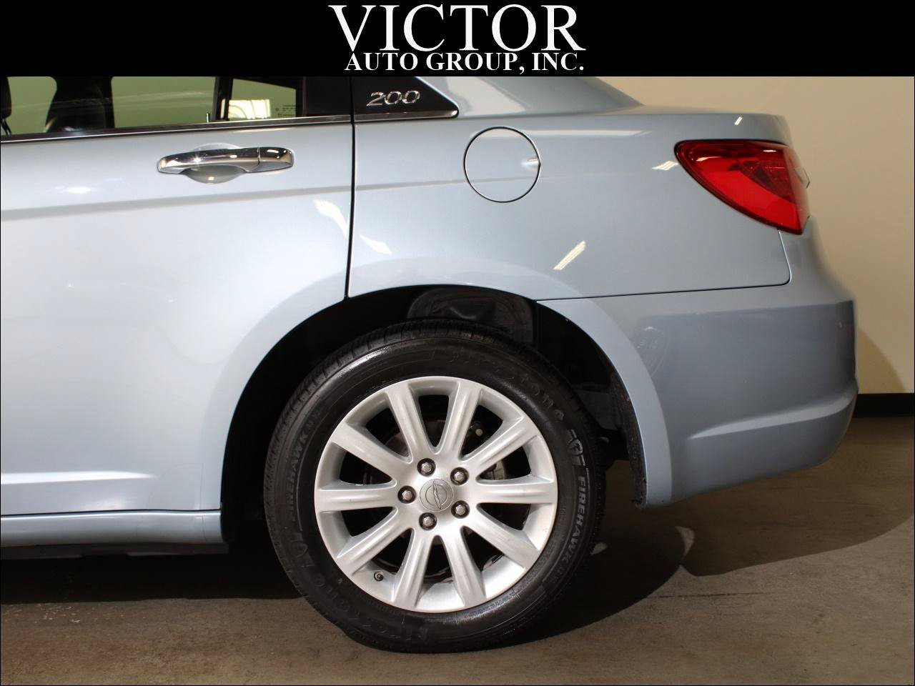 Used 2013 Chrysler 200 Limited FWD image 7
