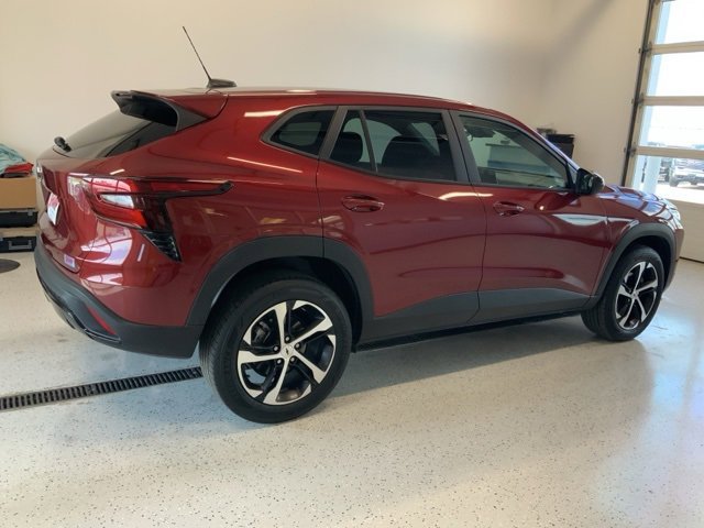 Used 2024 Chevrolet Trax RS image 8