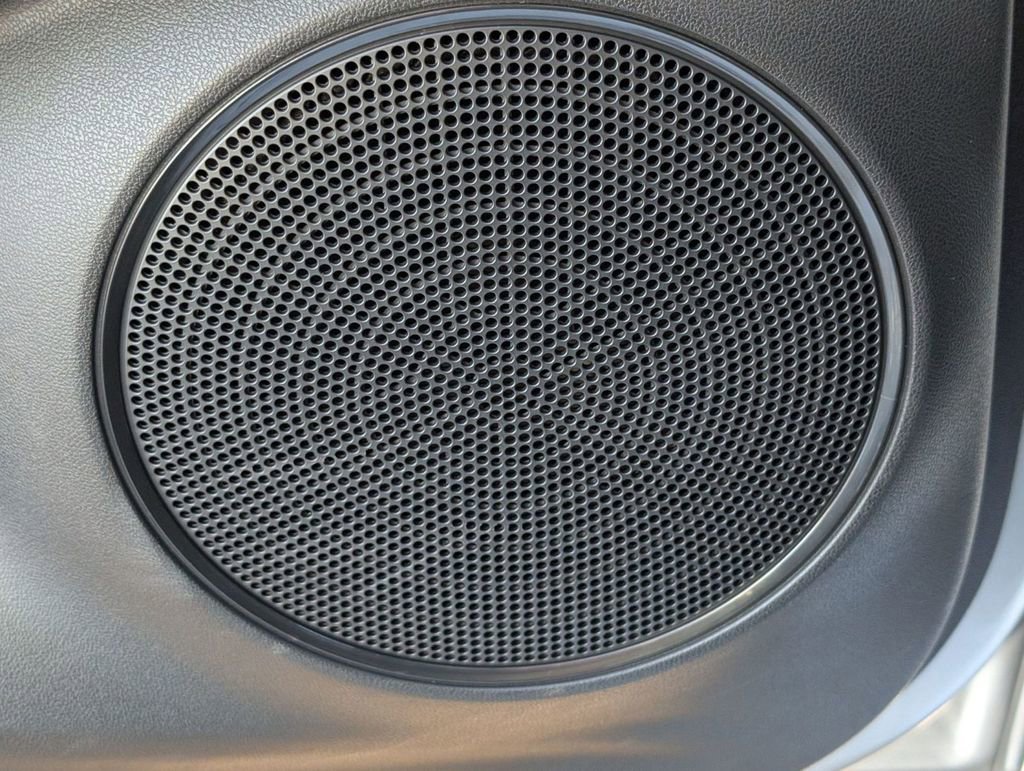 Used 2025 Honda HR-V LX image 23