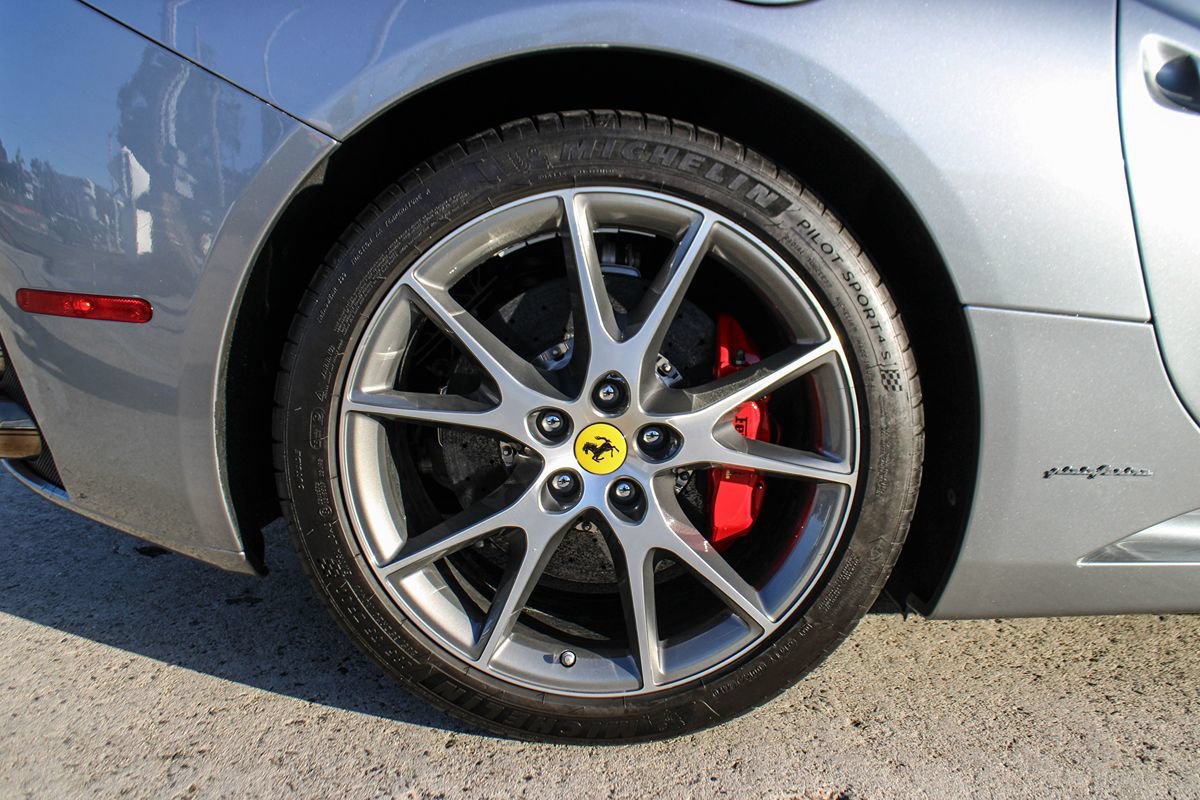 Used 2012 Ferrari California RWD image 47