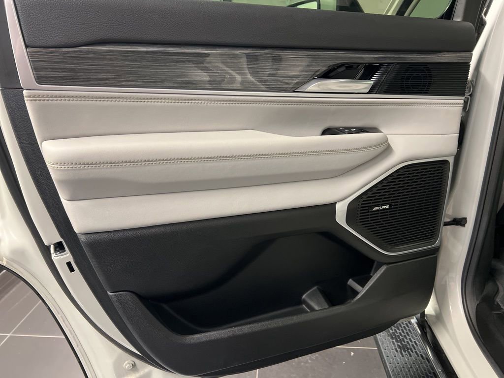 Used 2022 Jeep Wagoneer Series II w/ Flexible Seating Group image 37