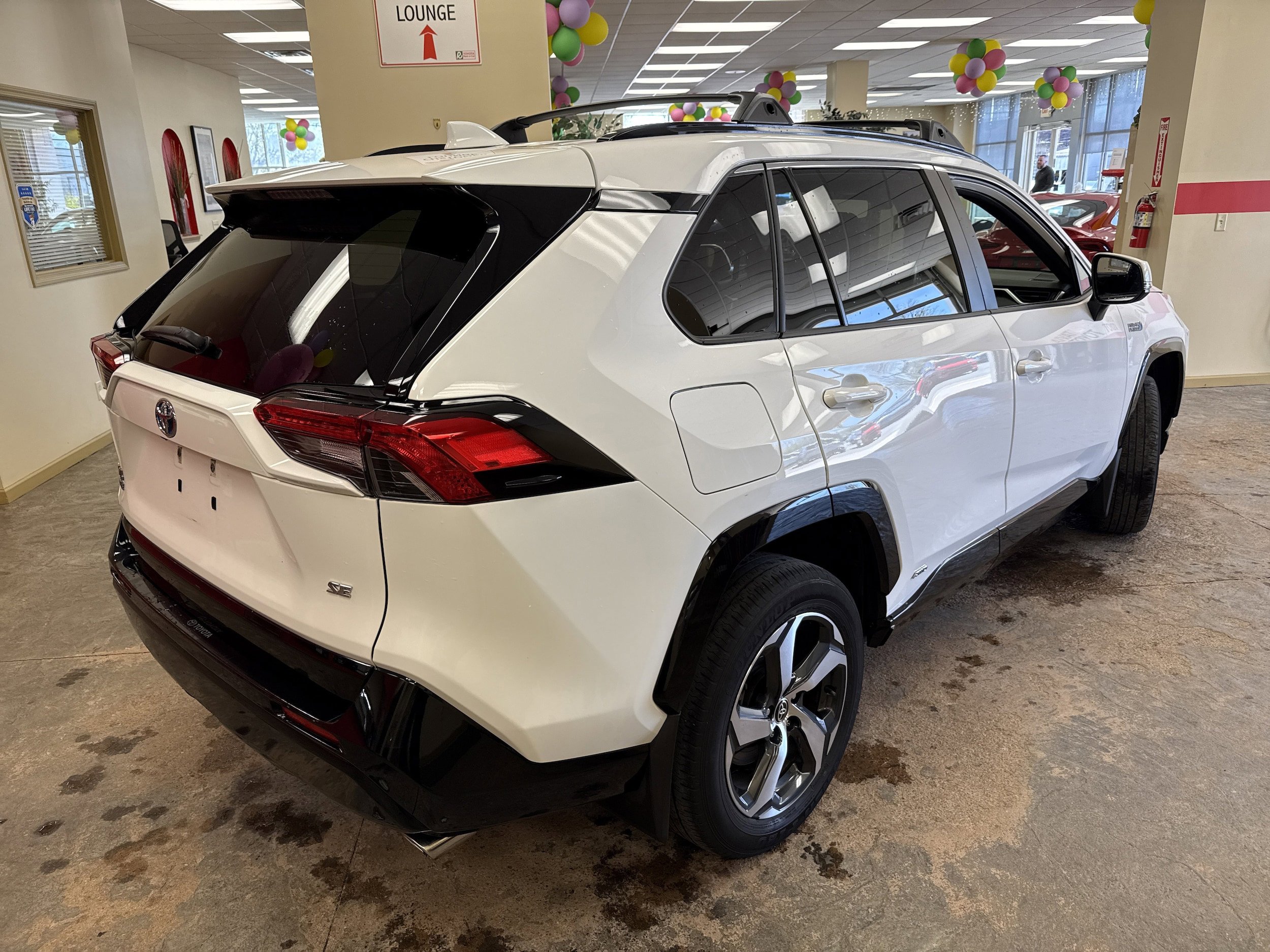 Used 2023 Toyota RAV4 SE w/ Weather & Moonroof Package AWD/4WD image 10