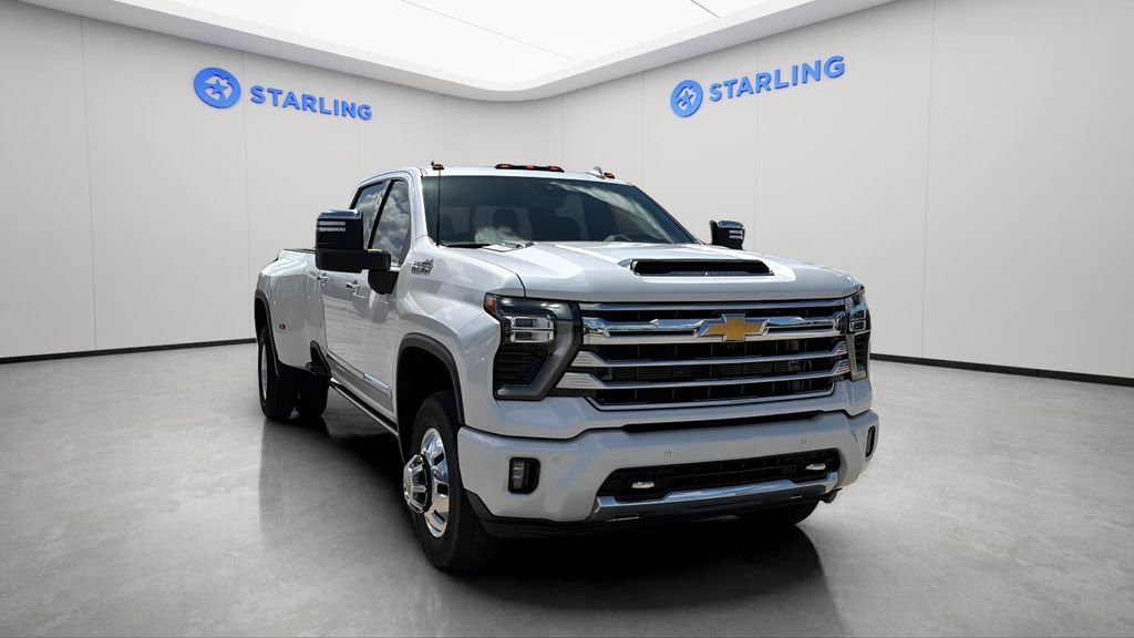 Certified 2024 Chevrolet Silverado 3500 High Country w/ High Country Premium Package AWD/4WD image 15