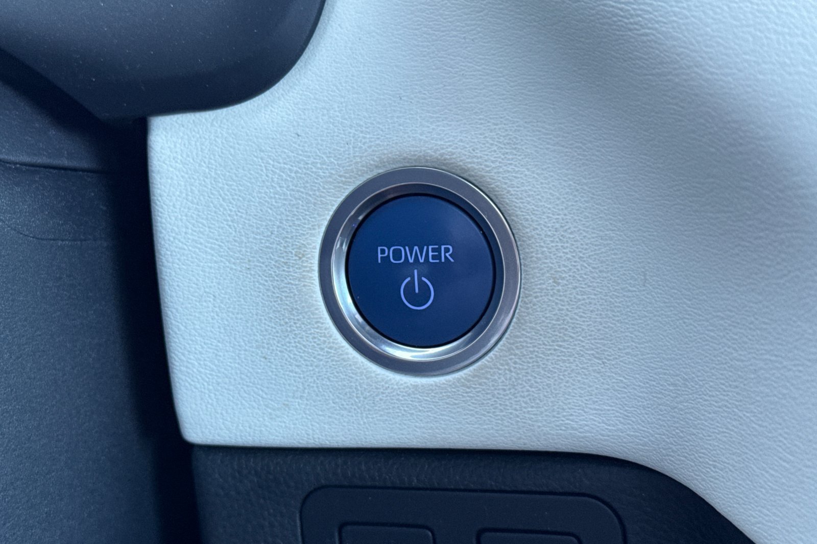 Used 2023 Toyota Sequoia Capstone AWD/4WD image 35