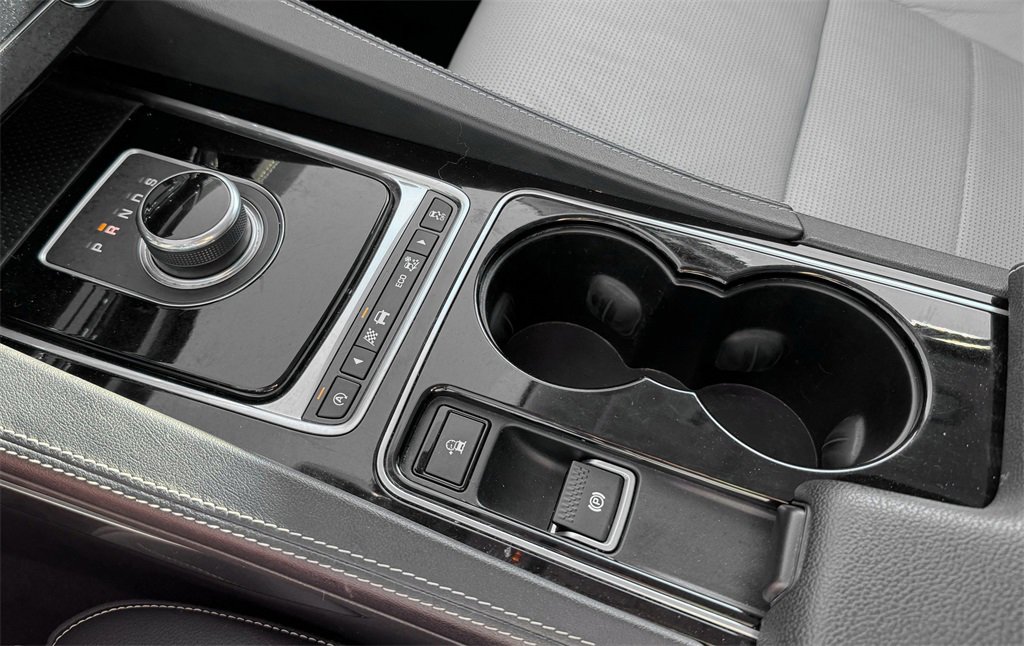 Used 2017 Jaguar F-PACE R-Sport image 23