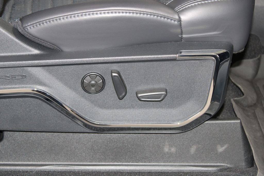 Used 2025 Ford F350 Platinum image 28